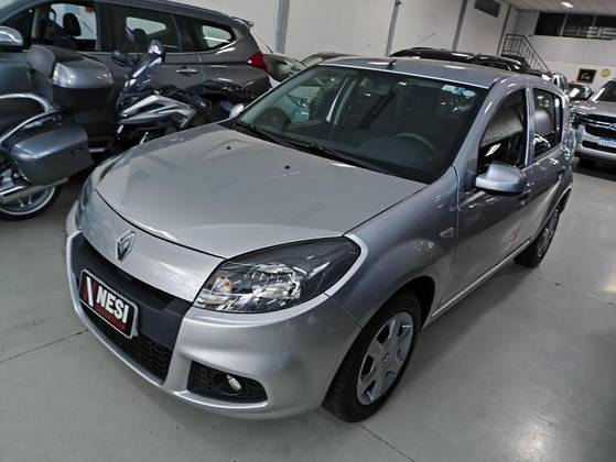 RENAULT SANDERO 1.0 EXPRESSION 16V FLEX 4P MANUAL RENAULT SANDERO 1.0 EXPRESSION 16V FLEX 4P MANUAL